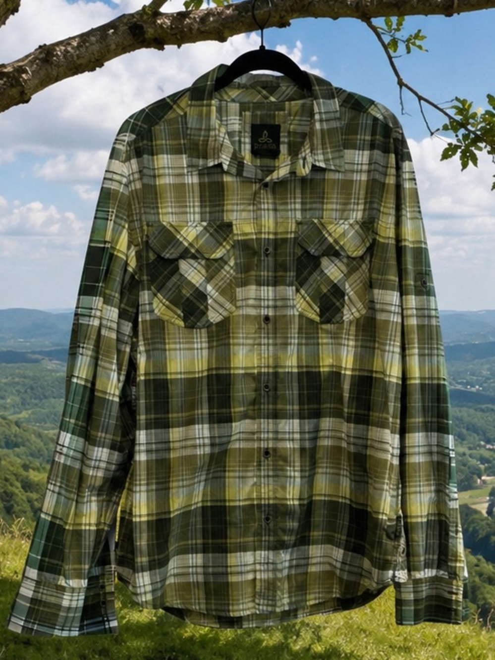 Prana ‘Breathe’ shirt - worn twice max out of a non-smoking home
